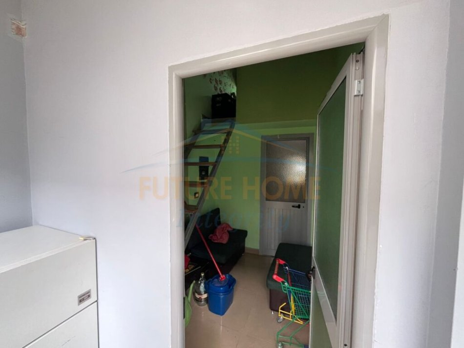 Tirane, shitet ambjent biznesi Kati 0, 225 m² 338.000 € (Rruga e Dibres)