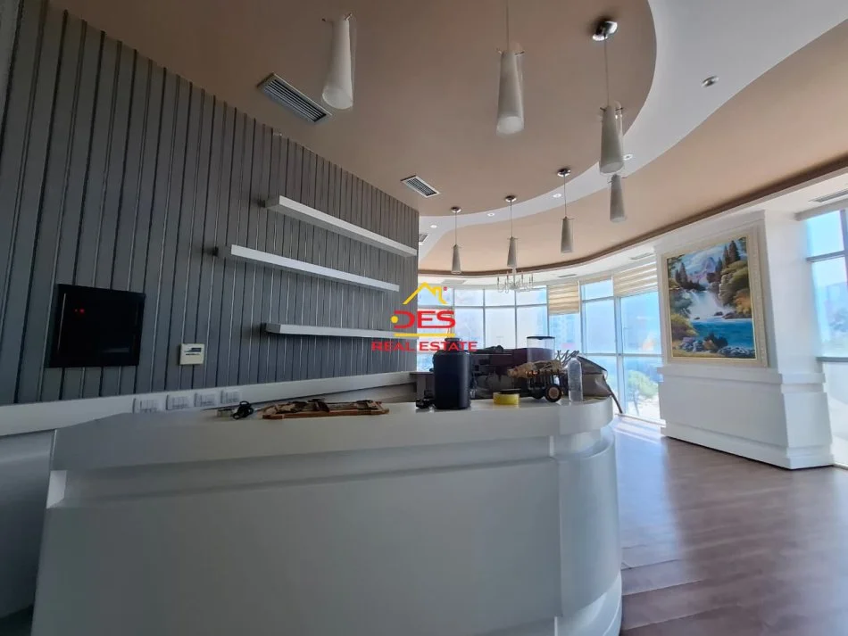 Vlore, jepet me qera lokal Kati 2, 60 m² 800 € (Rruga Çamëria)