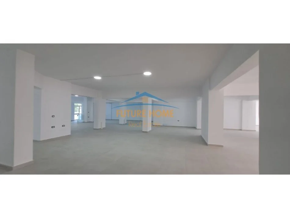 Tirane, jepet me qera ambjent biznesi Kati 0, 950 m² 6.500 € (Dritan Hoxha)