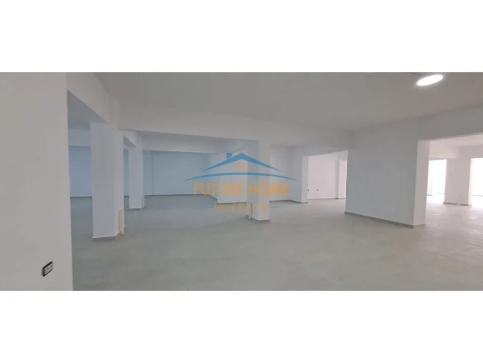 Tirane, jepet me qera ambjent biznesi Kati 0, 950 m² 6.500 € (Dritan Hoxha)