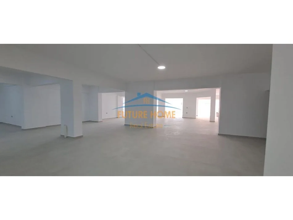 Tirane, jepet me qera ambjent biznesi Kati 0, 950 m² 6.500 € (Dritan Hoxha)