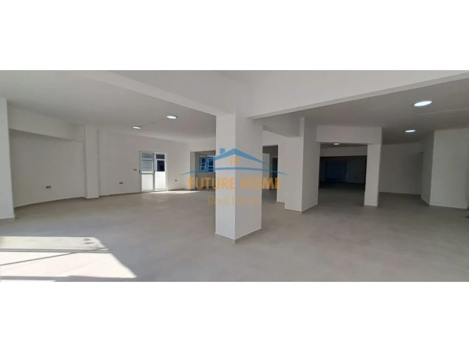 Tirane, jepet me qera ambjent biznesi Kati 0, 950 m² 6.500 € (Dritan Hoxha)