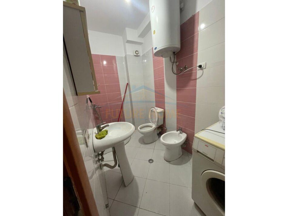Tirane, shitet apartament 1+1+Aneks+Ballkon Kati 1, 77 m² 138.000 € (Liqeni i Thate)