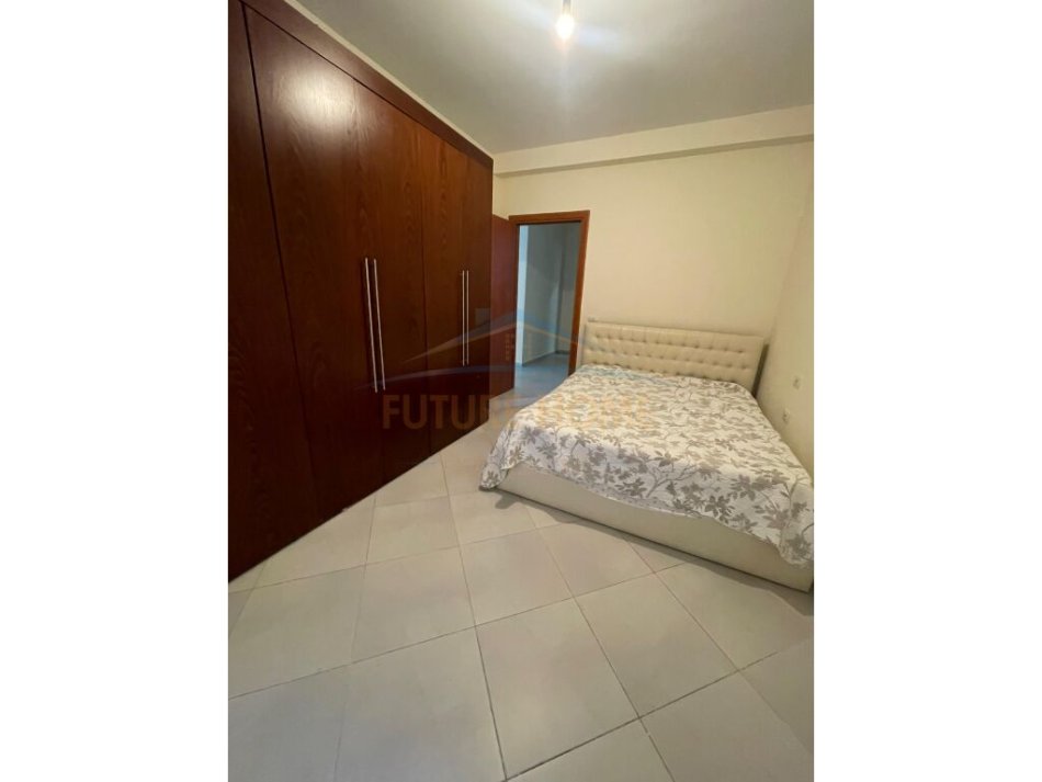 Tirane, shitet apartament 1+1+Aneks+Ballkon Kati 1, 77 m² 138.000 € (Liqeni i Thate)