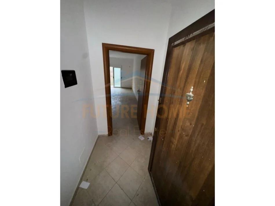 Durres, shitet apartament 1+1+Ballkon Kati 3, 65 m² 55.250 € (SHKEMBI I KAVAJES)