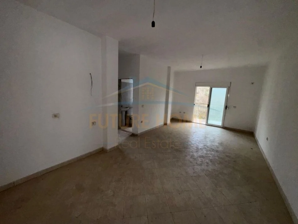 Durres, shitet apartament 1+1+Ballkon Kati 3, 65 m² 55.250 € (SHKEMBI I KAVAJES)