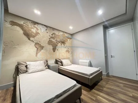 Tirane, jepet me qera 2+1 Kati 2, 115 m² 1.200 € (teg)