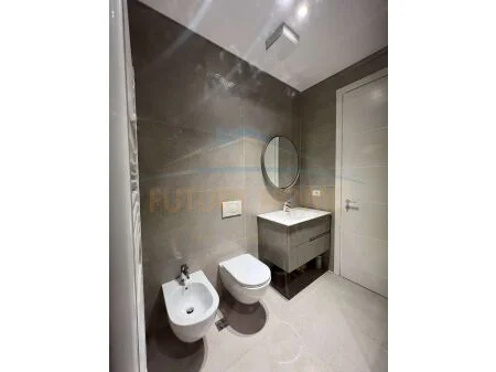 Tirane, jepet me qera 2+1 Kati 2, 115 m² 1.200 € (teg)
