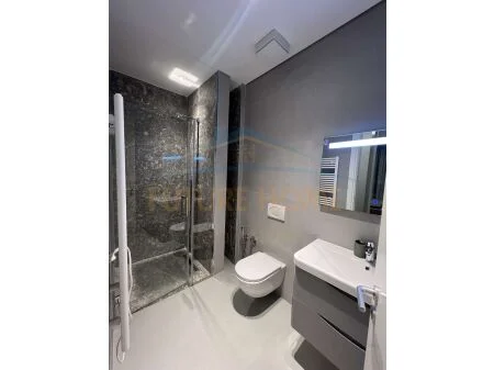 Tirane, jepet me qera 2+1 Kati 2, 115 m² 1.200 € (teg)