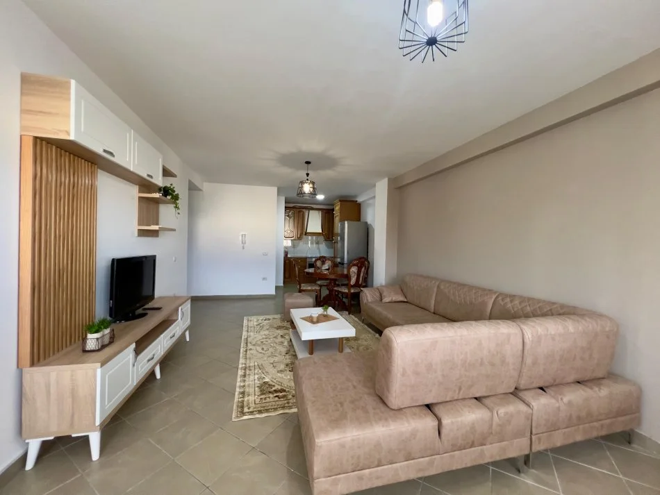 Tirane, jepet me qera apartament 1+1 Kati 3, 550 m² 550 € (RRUGA E KAVAJES)