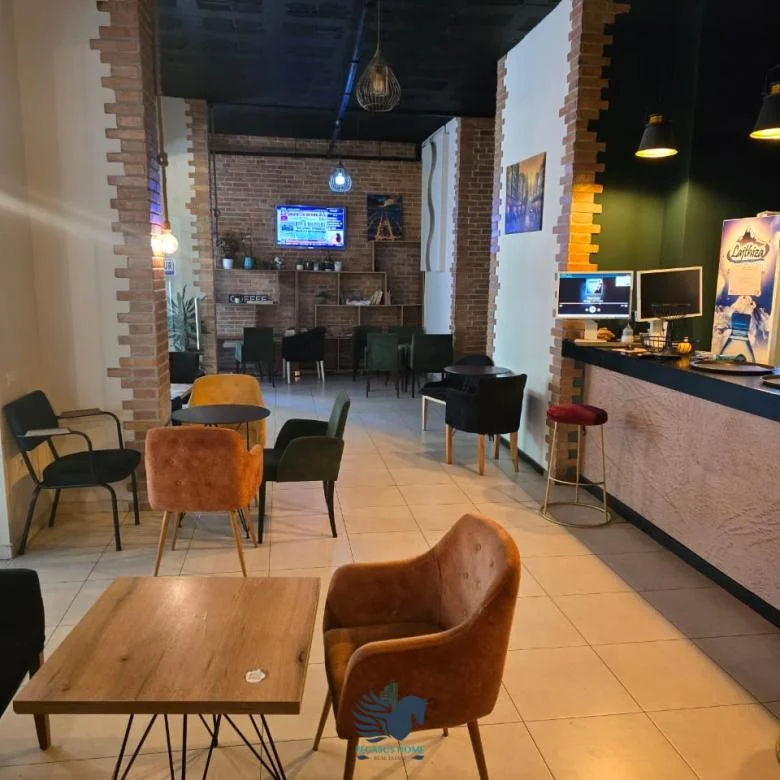 Tirane, shes lokal Kati 0, 150 m² 