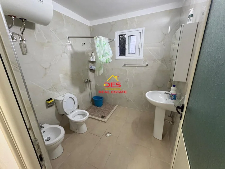 Vlore, jepet me qera shtepi 2+1+Ballkon Kati 0, 250 m² 500 € (Rruga Gjergj Kastrioti)