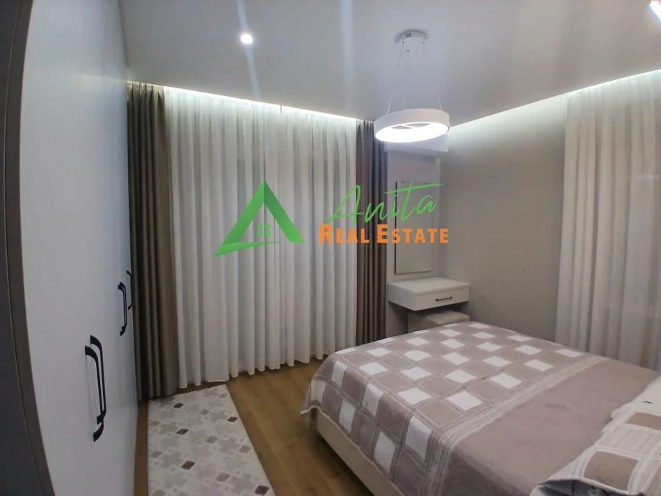 Tirane, jepet me qera apartament 2+1+Ballkon Kati 1, 78 m² 650 € (Fusha Aviacionit)