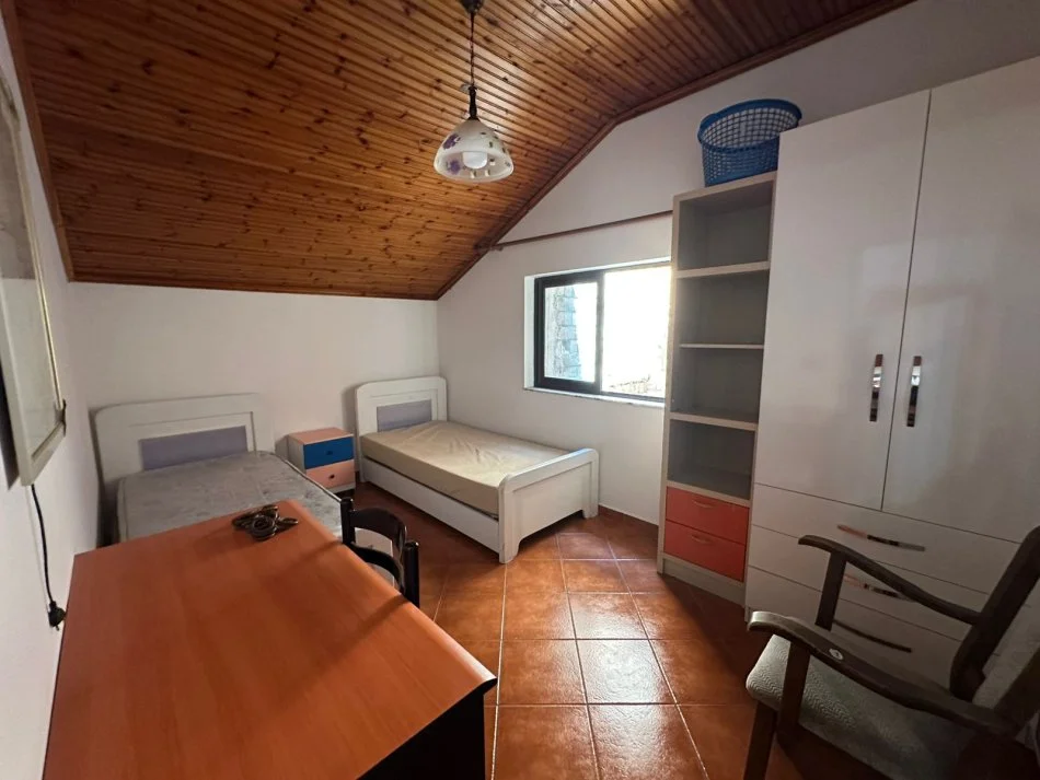 Tirane, jepet me qera apartament 2+1+Ballkon Kati 2, 90 m² 550 €