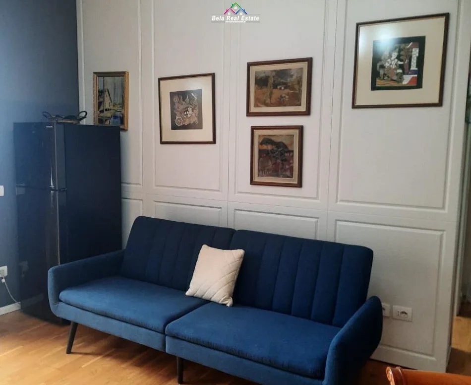Tirane, jepet me qera apartament 1+1+Ballkon Kati 6, 90 m² 1.000 € (rruga barrikadave)