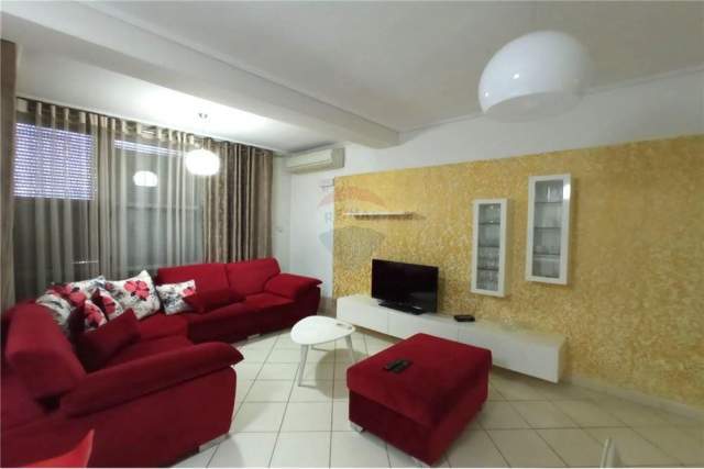 Tirane, jepet me qera apartament 2+1 Kati 4, 105 m² 350 Euro (Astir)