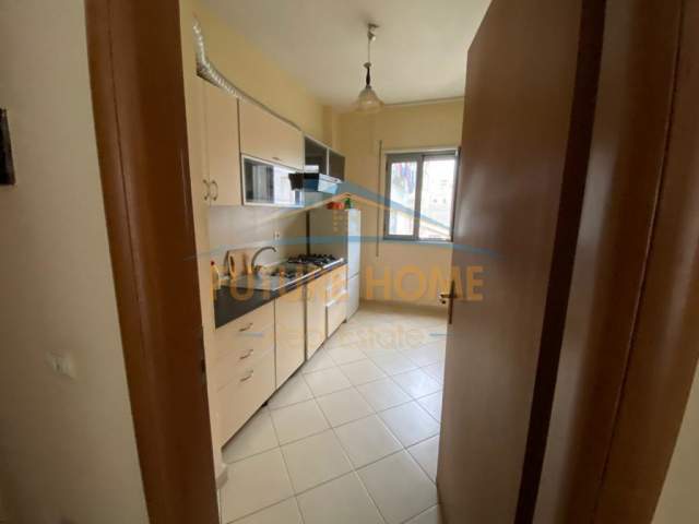 Durres, shitet apartament 2+1+BLK Kati 5, 157 m² 80.000 Euro (PRANE UKD ,DURRES)