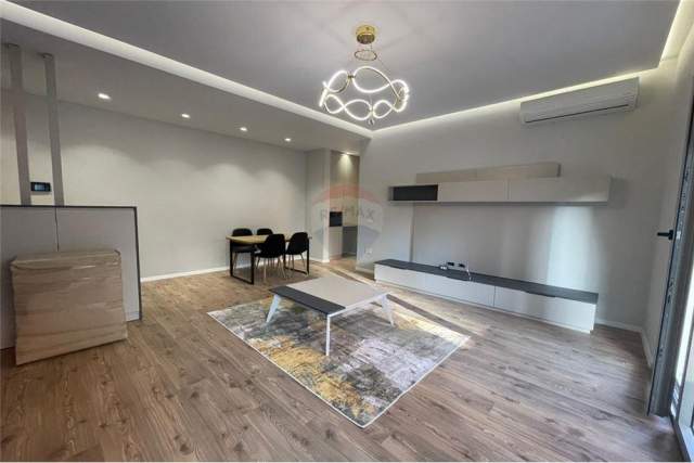 Tirane, shitet apartament 1+1 Kati 5, 78 m² (Rr. Kavajes)