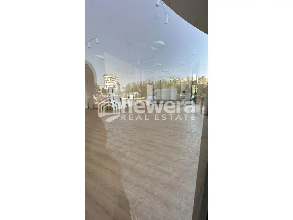 Tirane, shes ambjent biznesi Kati 0, 146 m² 951.000 € (migjeni)