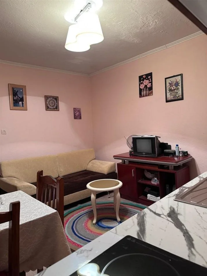 Apartament 1+1 me qera ne Myslym Shyr (40,000 leke)