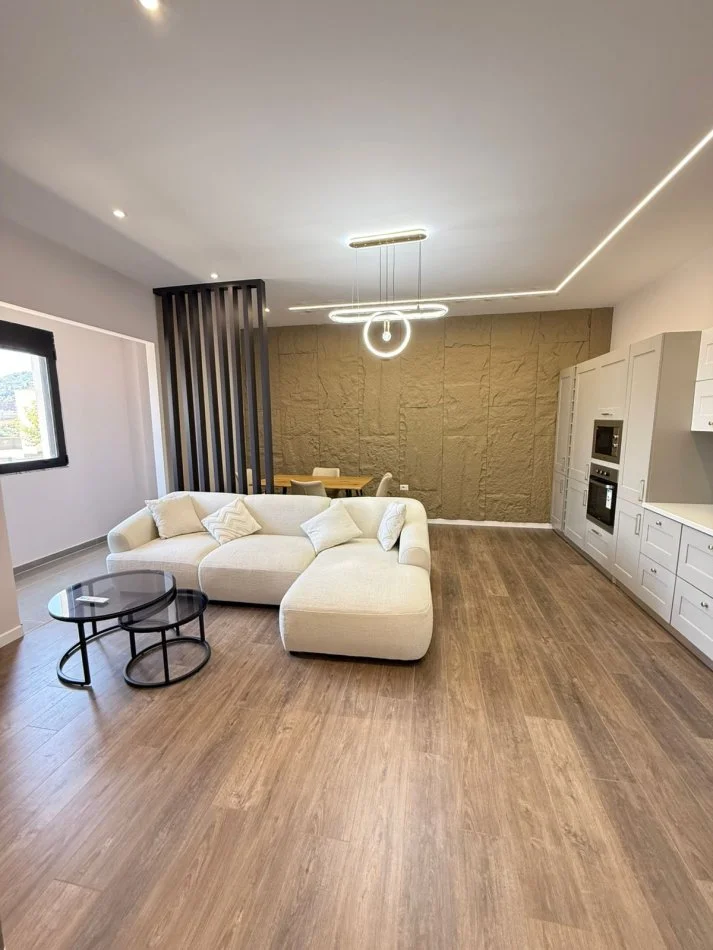 Super Apartament me qera tek Kodra e Diellit (700 Euro)