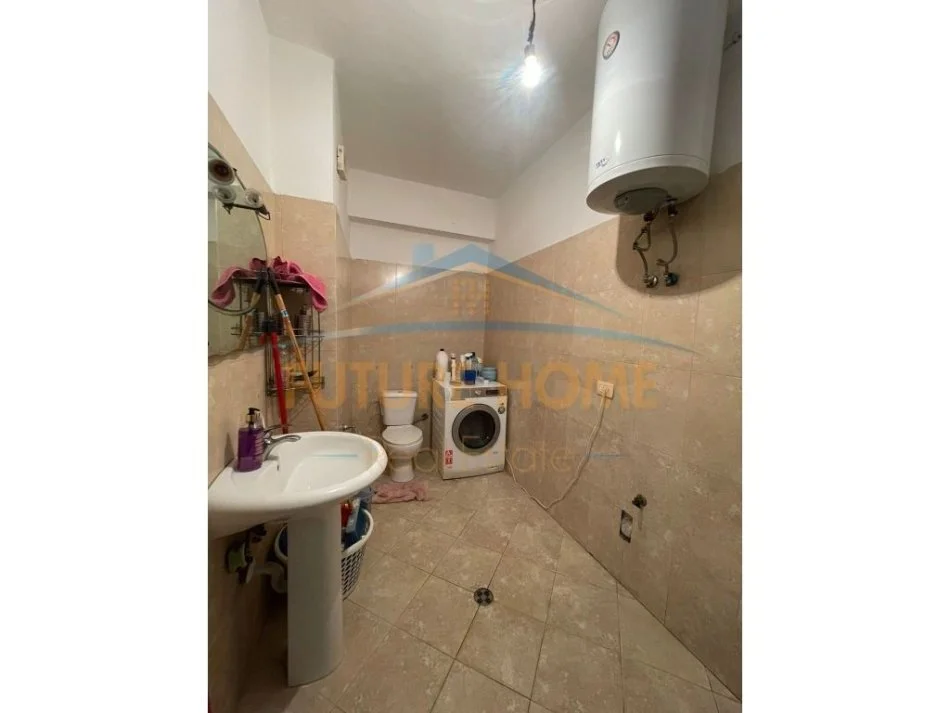 Tirane, shitet garsonier 1+1 Kati 7, 58 m² 75.000 € (UNAZA E RE)