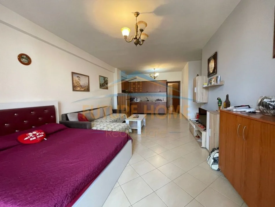 Tirane, shitet garsonier 1+1 Kati 7, 58 m² 75.000 € (UNAZA E RE)