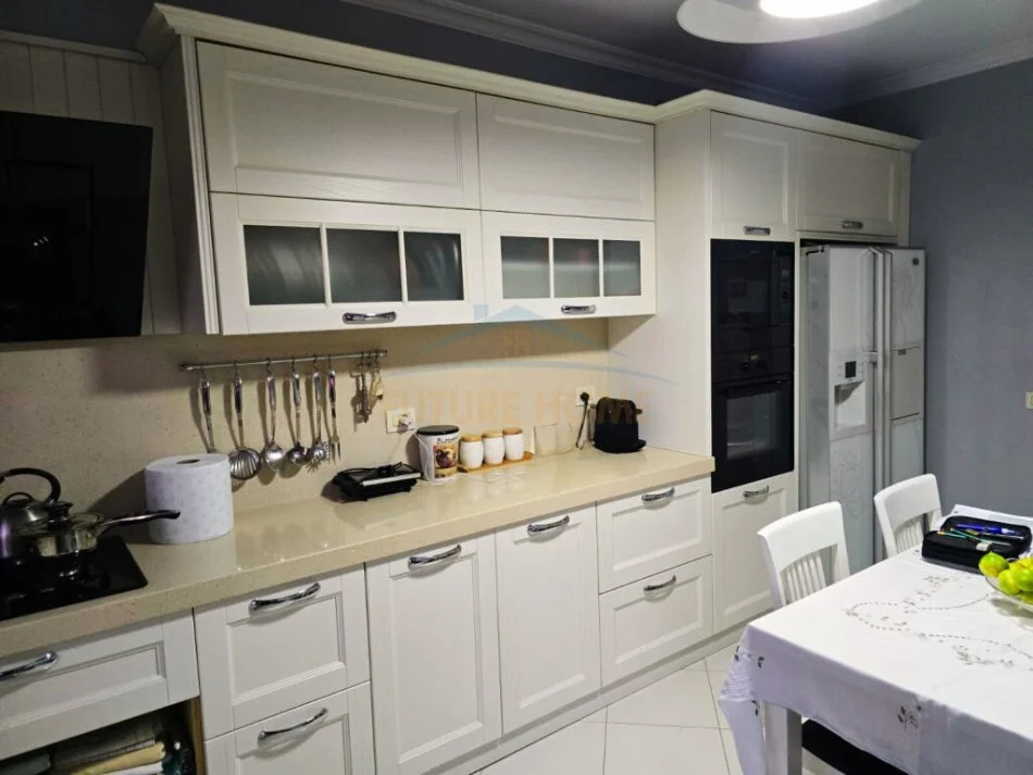 Durres, shitet apartament 2+1 Kati 7, 118 m² 240.000 € (Vollga)