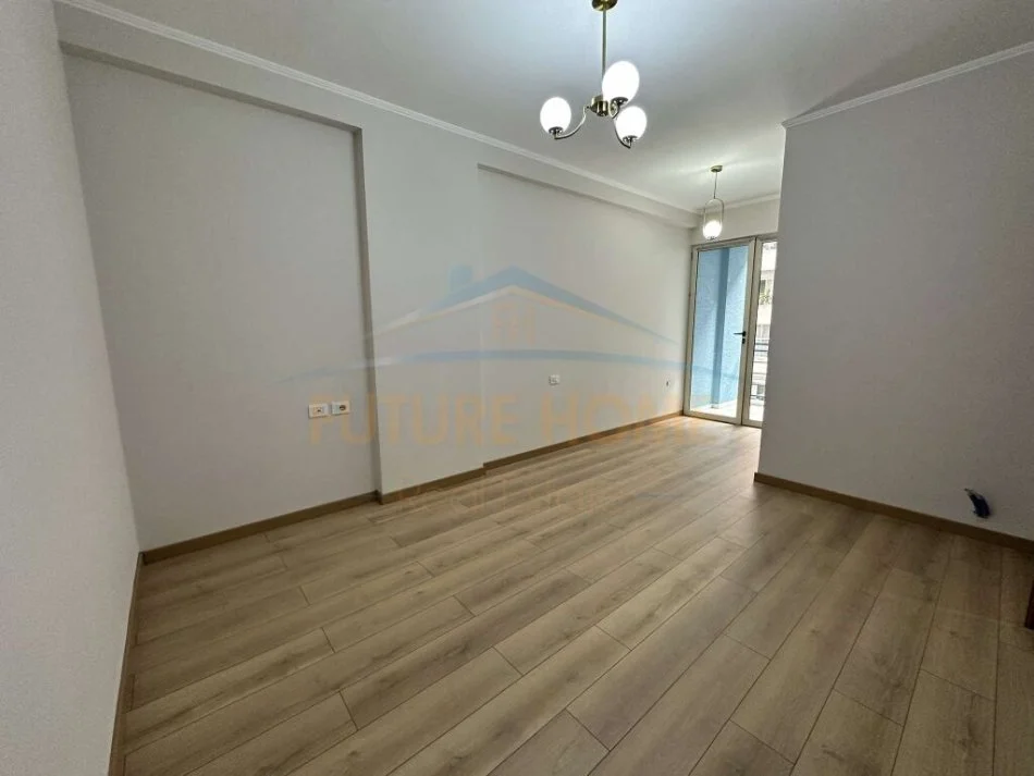 Shitet, Apartament 2+1, Yzberisht. UNA49051