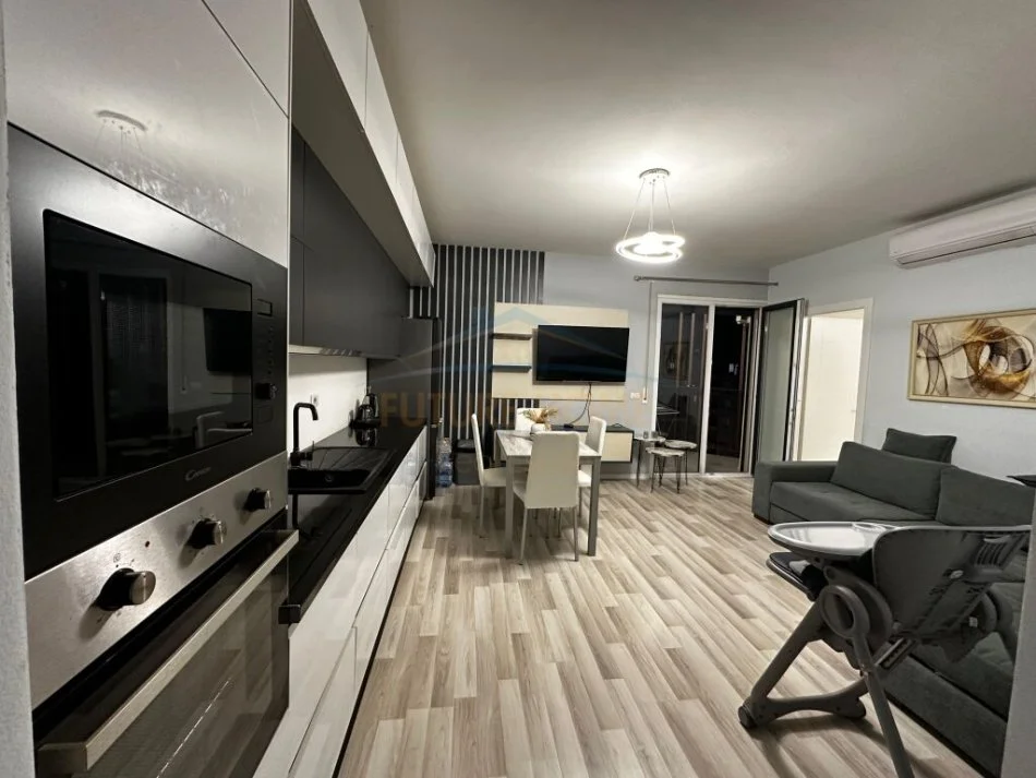 Tirane, shitet apartament 1+1 Kati 7, 62 m² 98.000 € (Unaza e re)