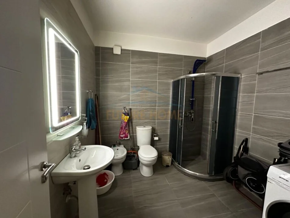 Tirane, shitet apartament 1+1 Kati 7, 62 m² 98.000 € (Unaza e re)