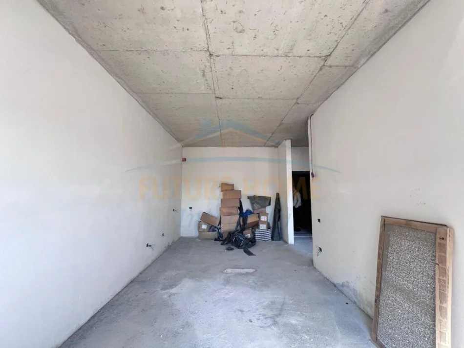 Tirane, shitet apartament 2+1 , 86 m² 155.500 € (Pallati me shigjeta)