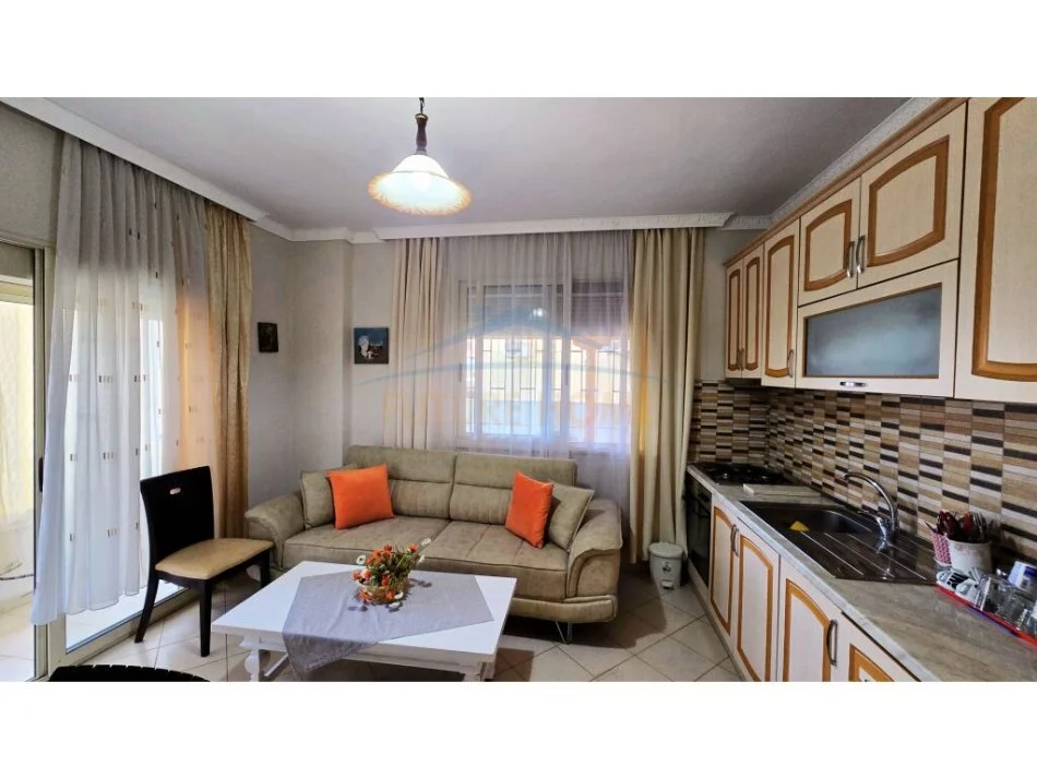 Durres, jepet me qera apartament 1+1 Kati 3, 51 m² 350 € (shkemb kavaje)