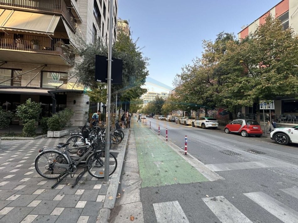 Tirane, shitet ambjent biznesi Kati 0, 56 m² 500.000 € (RRUGA IBRAHIM RRUGOVA)   UNA49114