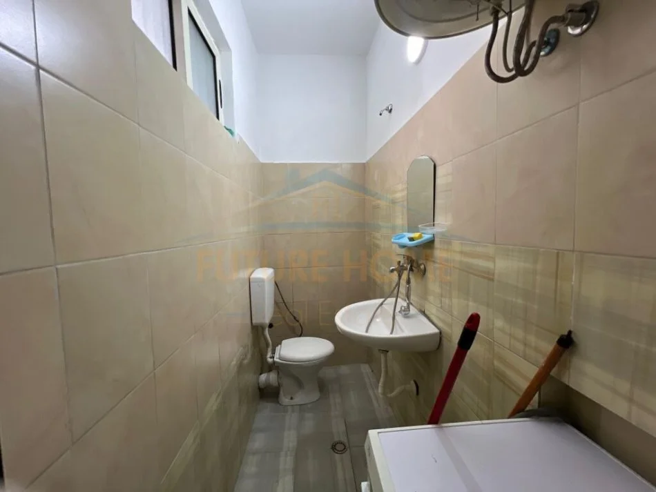 Durres, jepet me qera apartament 1+1 Kati 1, 45 m² 170 € (Qendër ,Durrës)