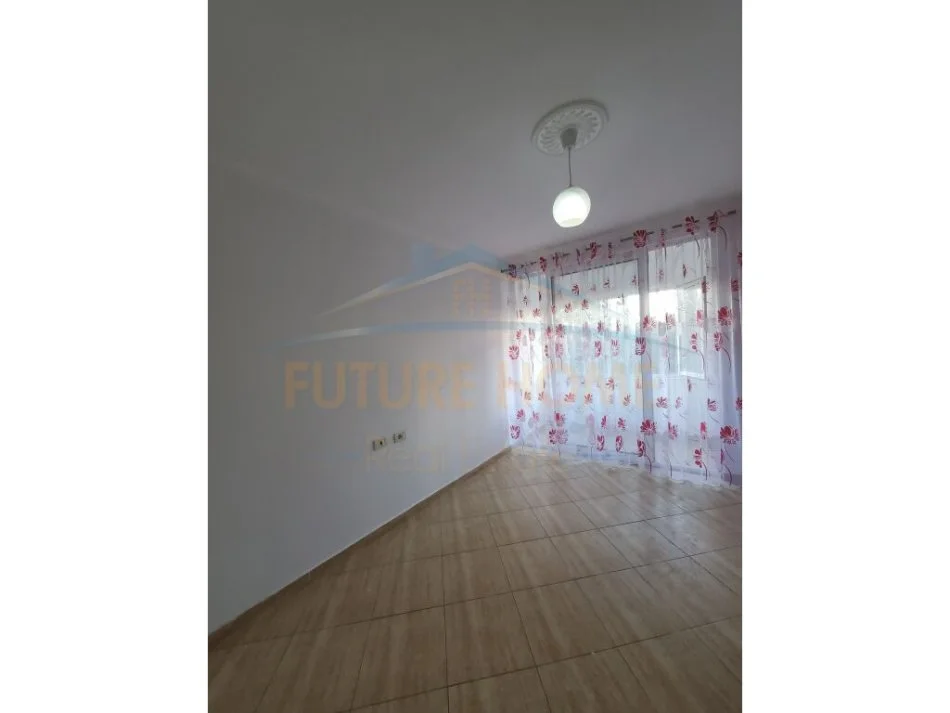 Tirane, shitet apartament 1+1 , 80 m² 92.000 € (Fresku)