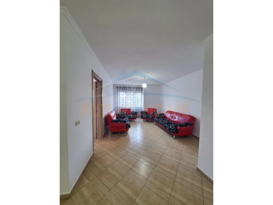 Tirane, shitet apartament 1+1 , 80 m² 92.000 € (Fresku)