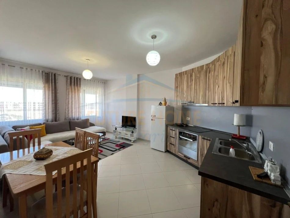 Tirane, shitet apartament 1+1 Kati 8, 65 m² 97.000 € (Bulevardi Migjeni, Yzberisht)