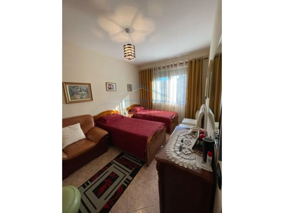 Tirane, shitet apartament 2+1 Kati 1, 78 m² 125.000 € (Tregu Elektrik)