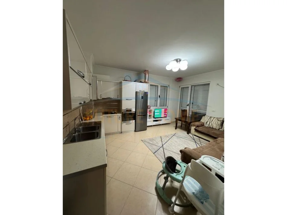 Tirane, shitet apartament 2+1 Kati 2, 87 m² 113.000 € (FRESK)    UNA47301