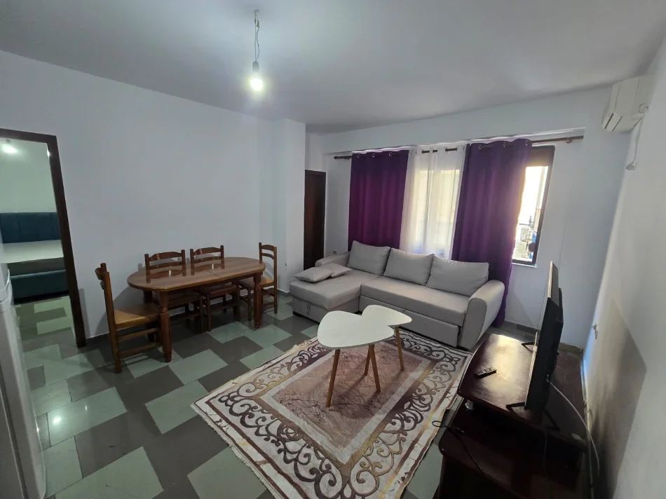 Tirane, jepet me qera apartament 1+1 Kati 2, 65 m² 450 € (Rruga e Elbasanit perballe Luarasit)