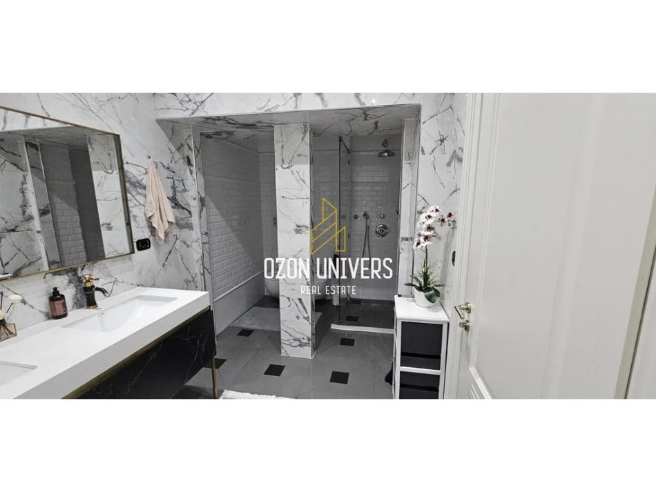 Tirane, jepet me qera apartament 2+1 Kati 5, 135 m² 2.300 € (Blloku)