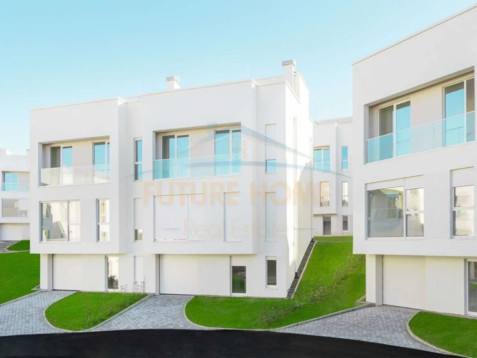 Tirane, shitet apartament 3 Katshe , 196 m² 340.000 € (FARKE)