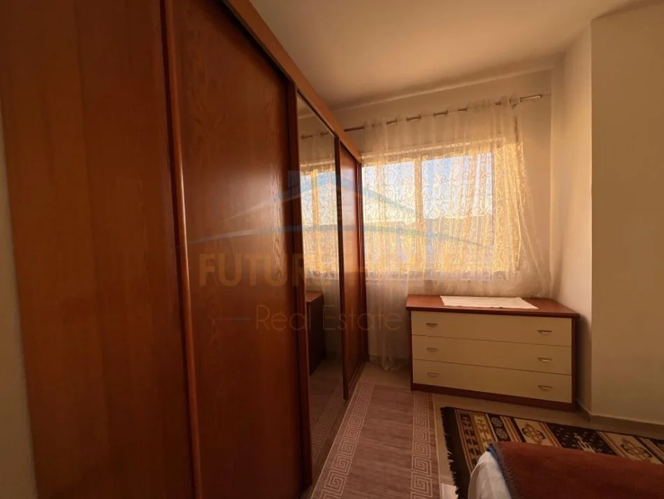 Durres, jepet me qera apartament 2+1 Kati 9, 110 m² 320 € (Ish URT, Durres.)