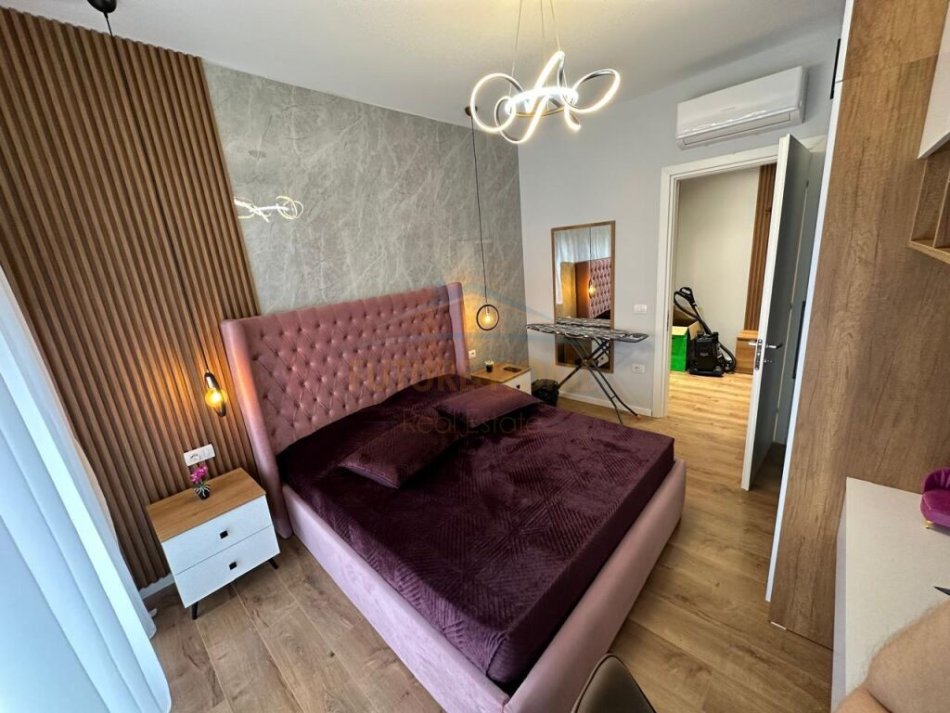 Tirane, shitet apartament 1+1+Aneks+Ballkon Kati 1, 69 m² 196.000 € (Shkolla e Kuqe)