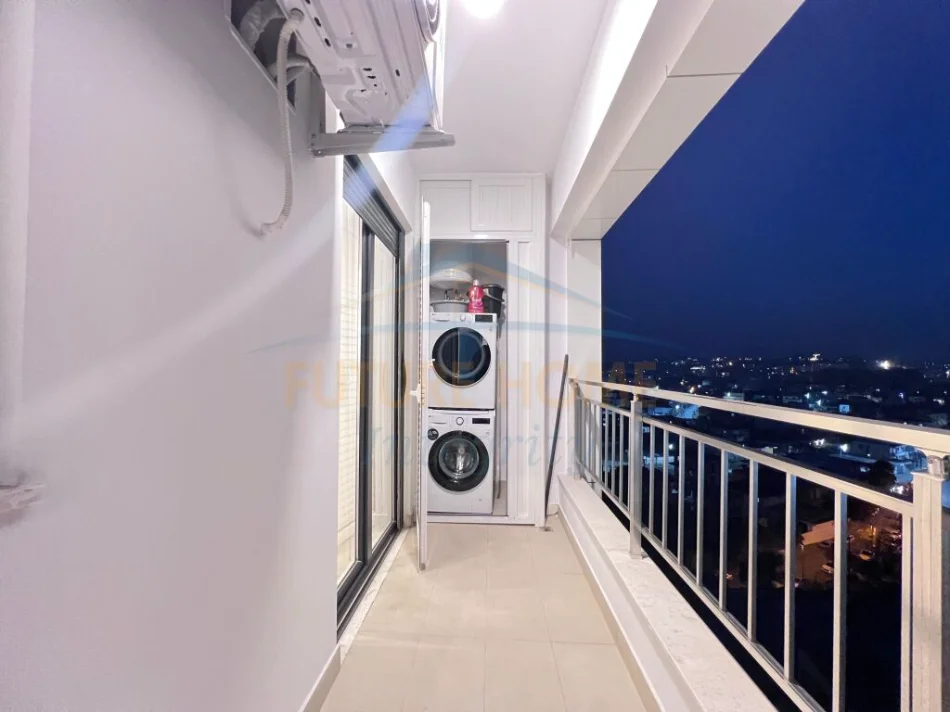 Tirane, jepet me qera apartament 1+1 Kati 8, 70 m² 800 € (PORCELAN)