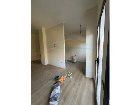 Tirane, shitet apartament 2+1 Kati 1, 111 m² (Rruga e Dajtit)