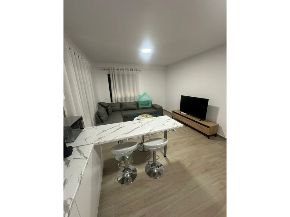 Tirane, jepet me qera apartament 2+1 Kati 5, 95 m² 800 € (Qendra Linkolin)