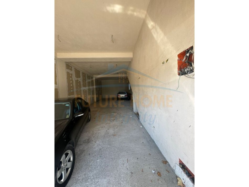 Tirane, shitet Kati 0, 491 m² 270.000 € (Babrru)