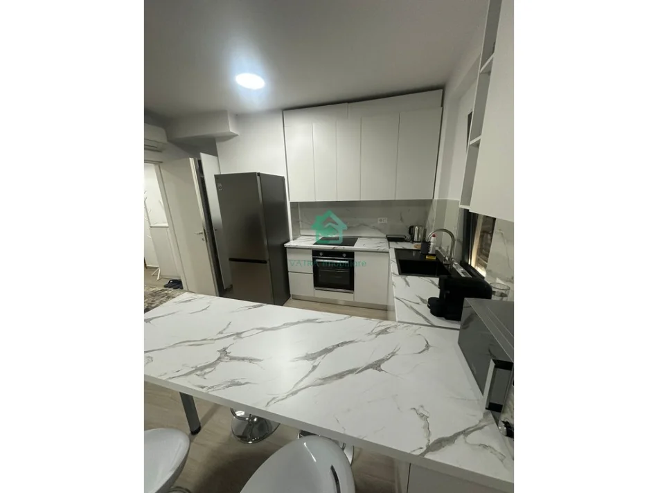 Tirane, jepet me qera apartament 2+1 Kati 5, 95 m² 800 € (Qendra Linkolin)